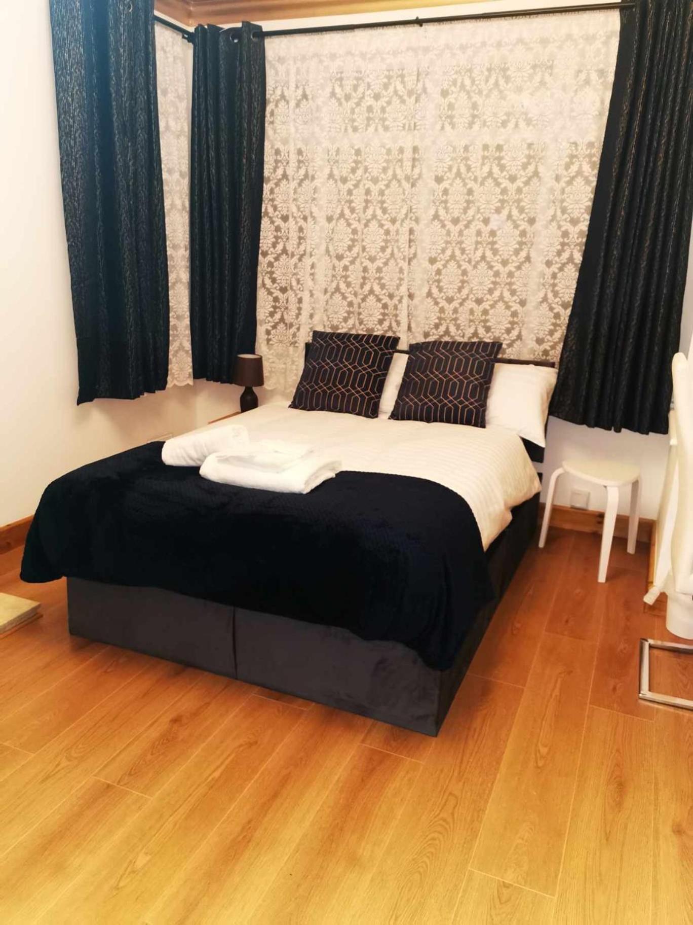 Uplands Grove Bungalow Hotell Wolverhampton Exteriör bild
