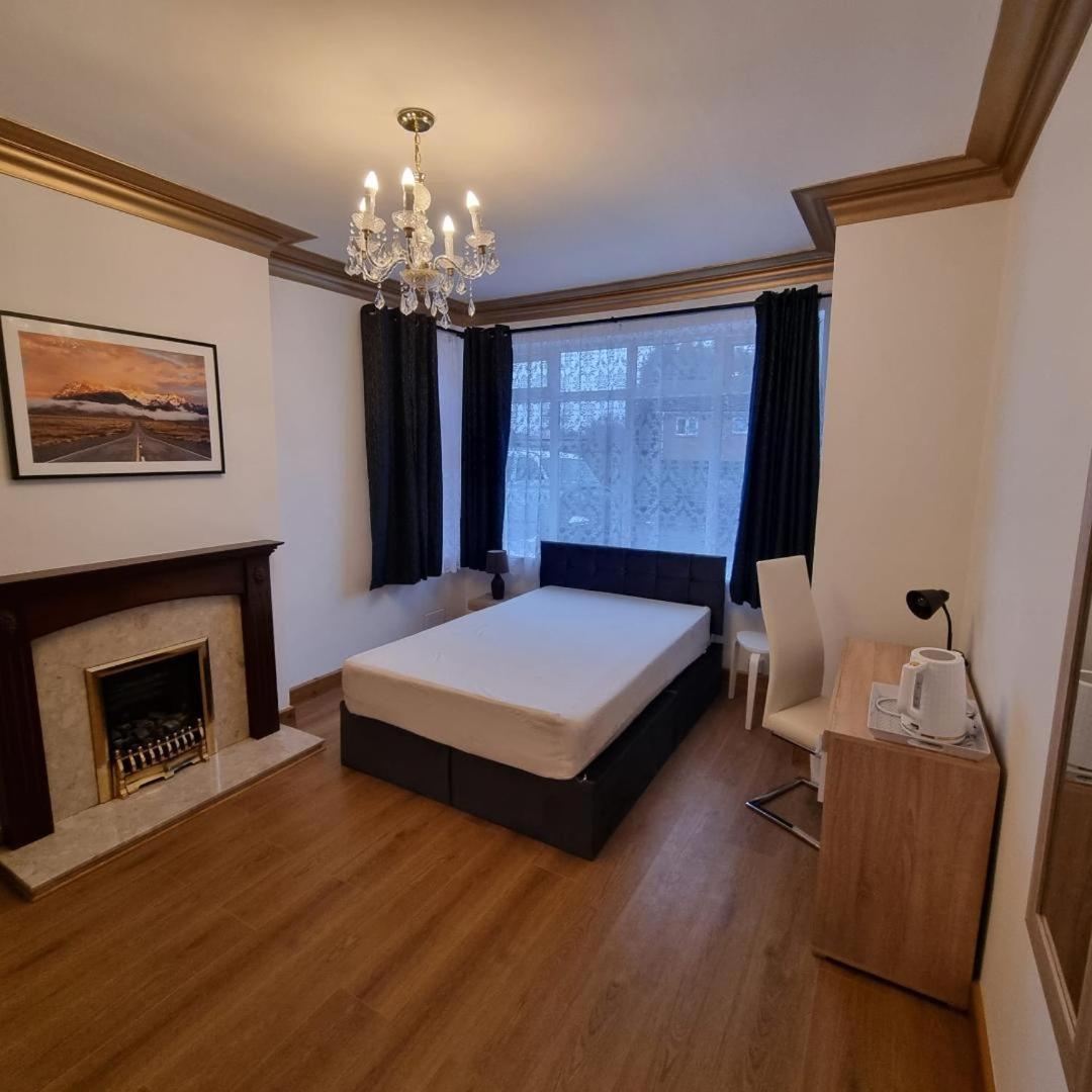Uplands Grove Bungalow Hotell Wolverhampton Exteriör bild
