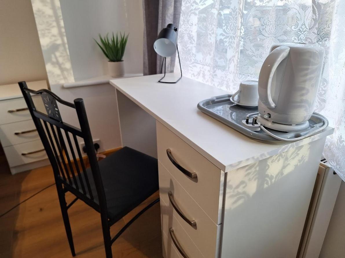 Uplands Grove Bungalow Hotell Wolverhampton Exteriör bild