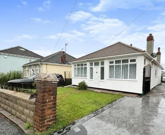 Uplands Grove Bungalow Hotell Wolverhampton Exteriör bild