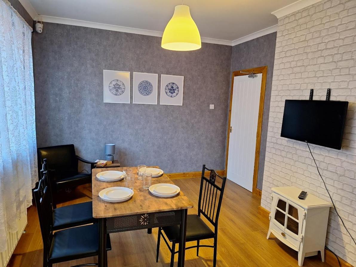Uplands Grove Bungalow Hotell Wolverhampton Exteriör bild