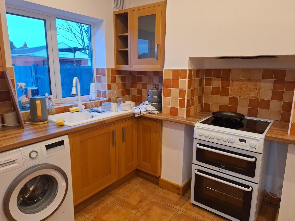 Uplands Grove Bungalow Hotell Wolverhampton Exteriör bild
