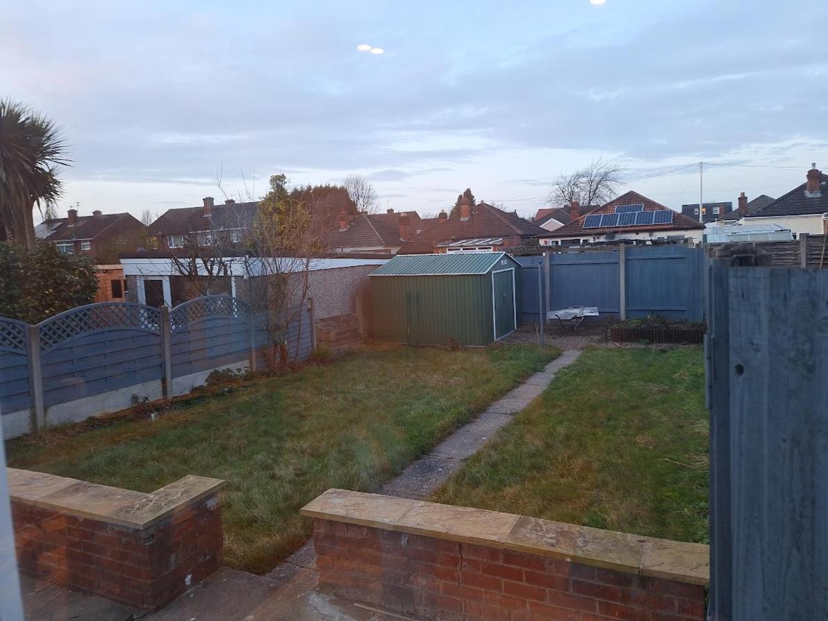 Uplands Grove Bungalow Hotell Wolverhampton Exteriör bild